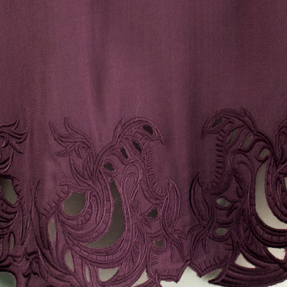 ▪️ASTR Sleeveless Embroidered Tank, Small - Picture 4 of 4